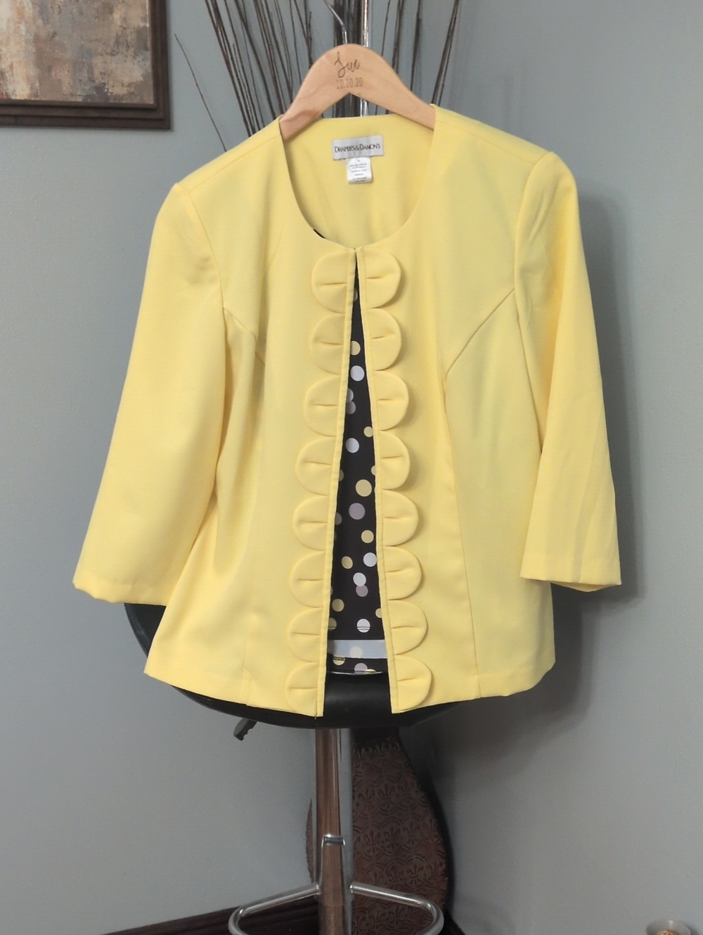Draper's & Damon's Yellow Scallop-Trim Women's Blazer and Matching Top